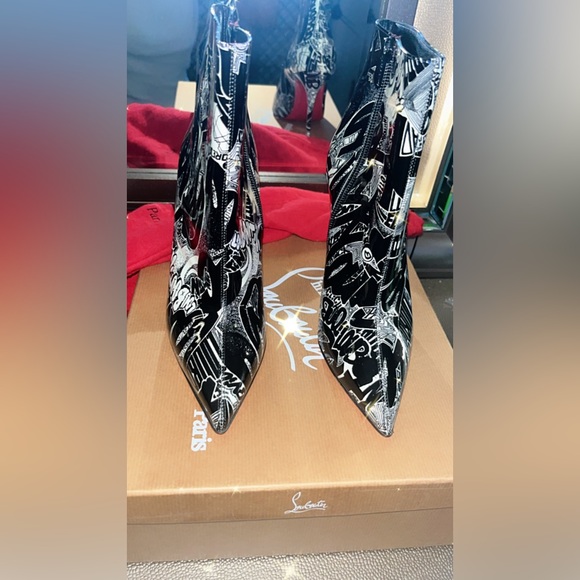 BRAND NEW SO KATE GRAFFITI LOUBOUTIN BOOTIE - Picture 3 of 8